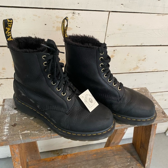 Dr. Martens winter boots - Picture 2 of 7